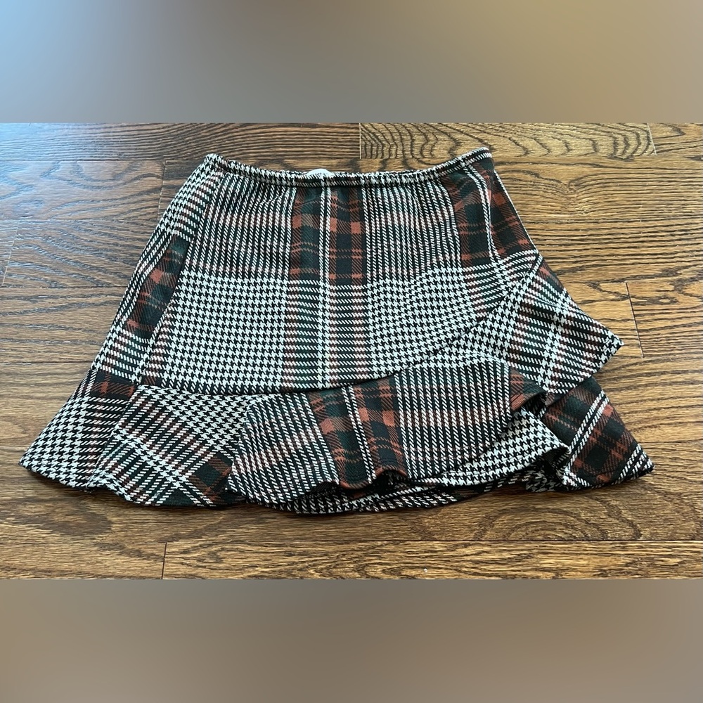 HASHTAG  Woman’s Plaid Ruffle Women's Skorts